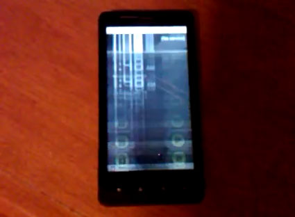 Droid X งานเข้า !! หน้าจอทำพิษซะแล้ว