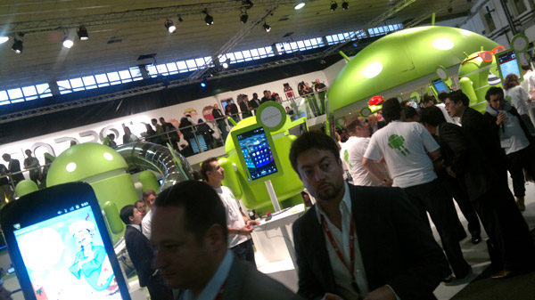 พาไปดูบูธ “แอนดรอยด์” ในงาน Mobile World Congress