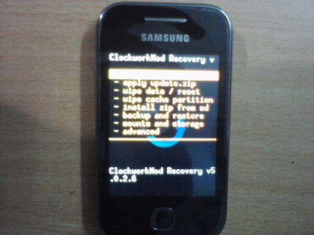 CWM สำหรับ Galaxy Y ทั้งสองรุ่นมาแล้ว