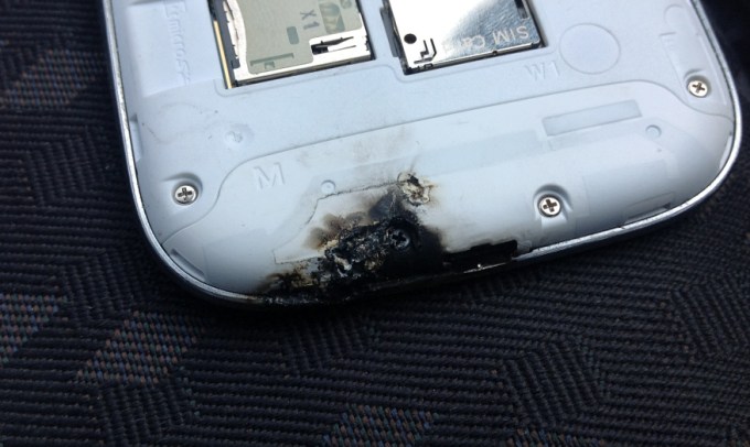 พบ Galaxy S 3 ก้นไหม้ ไฟลุกพรึ่บ เบื้องต้นสันนิษฐานไฟฟ้าลัดวงจร