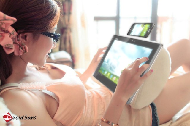 Asus PadFone พร้อมเปิดตัวในไทย 15 สิงหาคมนี้ ราคา 24,900 บาท