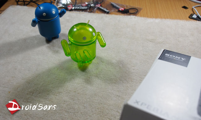 DroidSans Unbox : แกะกล่อง Sony Xperia Neo L (MT25i)