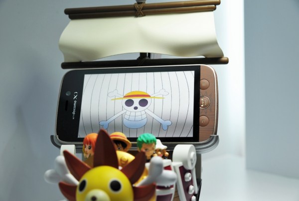 NTT docomo และ NEC จัดทำมือถือรุ่นพิเศษกับโจรสลัดหมวกฟาง ONE PIECE