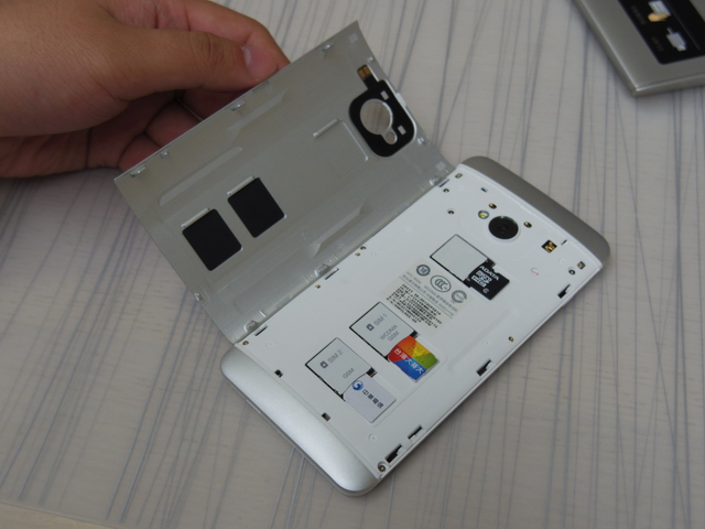 HTC One รุ่น 2 ซิมวางจำหน่ายแล้วในประเทศจีน