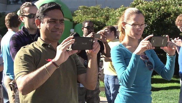 ภาพหลุดสมาร์ทโฟน Nexus รุ่นใหม่ จากคลิปเปิดตัวหุ่น Android KitKat