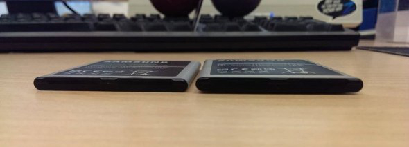 พบปัญหาแบตเตอรี่บวมและหมดเร็วใน Galaxy S4