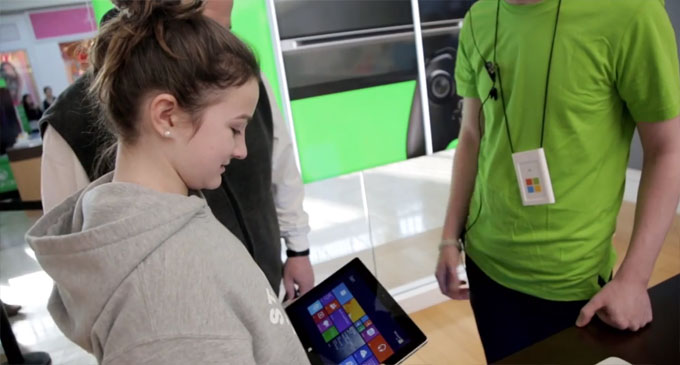 หนูน้อยอยากได้ iPad mini เจอ Microsoft กล่อมจนสอย Surface 2 มาแทน