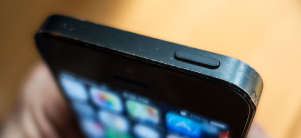 Apple เปิดบริการเปลี่ยนปุ่ม sleep/wake iPhone 5 ฟรี