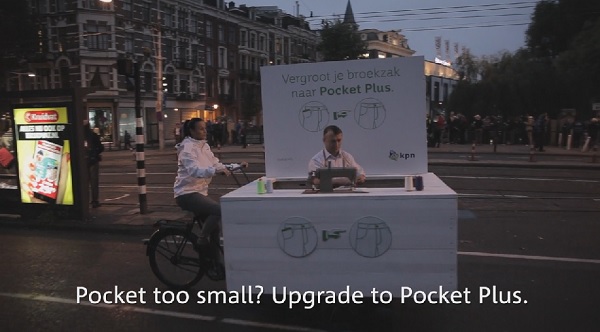 เครือข่ายมือถือในเมืองอัมสเตอร์ดัม ตั้งบูทรับขยายกระเป๋ากางเกงเพื่อรองรับขนาด iPhone 6 Plus