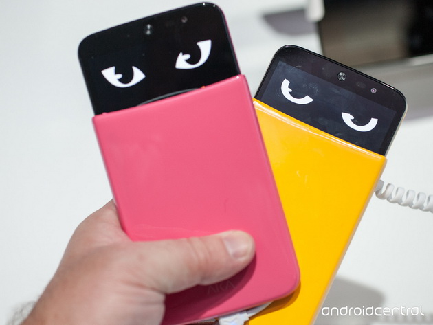 มุ้งมิ้งฟรุ้งฟริ้งกับ LG AKA มือถือมีตา สีสันสดใสในงาน CES [พร้อมรูปเพิ่มเติม]