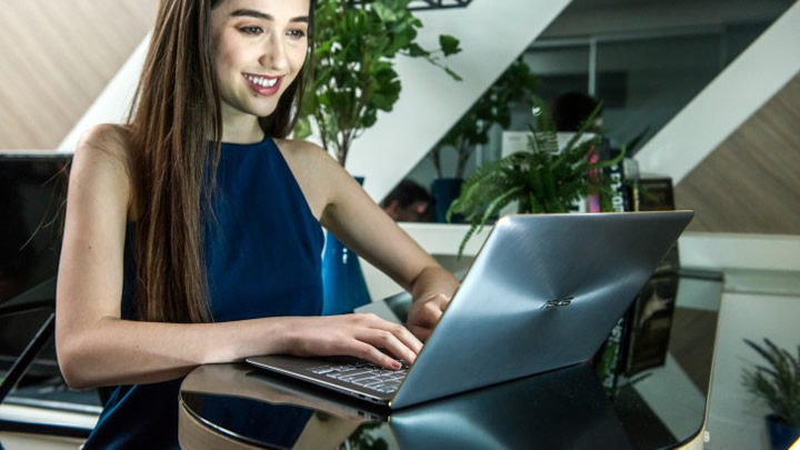 [CES] ASUS เปิดตัว ZenBook 3 Deluxe โน็ตบุ๊คเพรียวบาง มาพร้อมหน้าจอขนาด 14″ ในขนาดตัวเครื่อง 13″