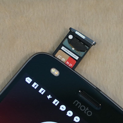 moto Z2 Play : 2 SIM + MicroSD slots