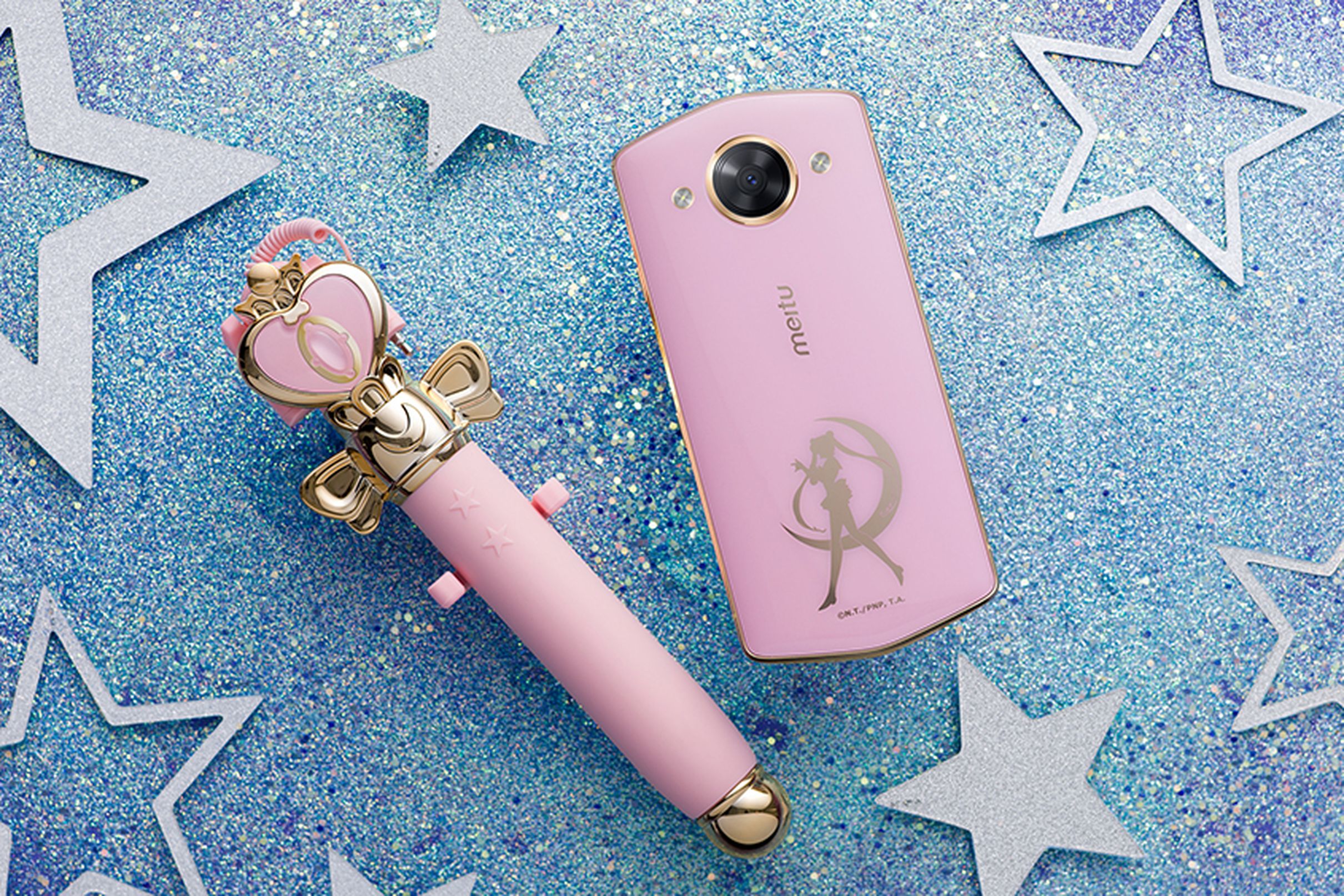 Meitu M8 Sailor Moon มือถือตัวแทนแห่งดวงจันทร์ พร้อมไม้เซลฟี่คฑาหัวใจ