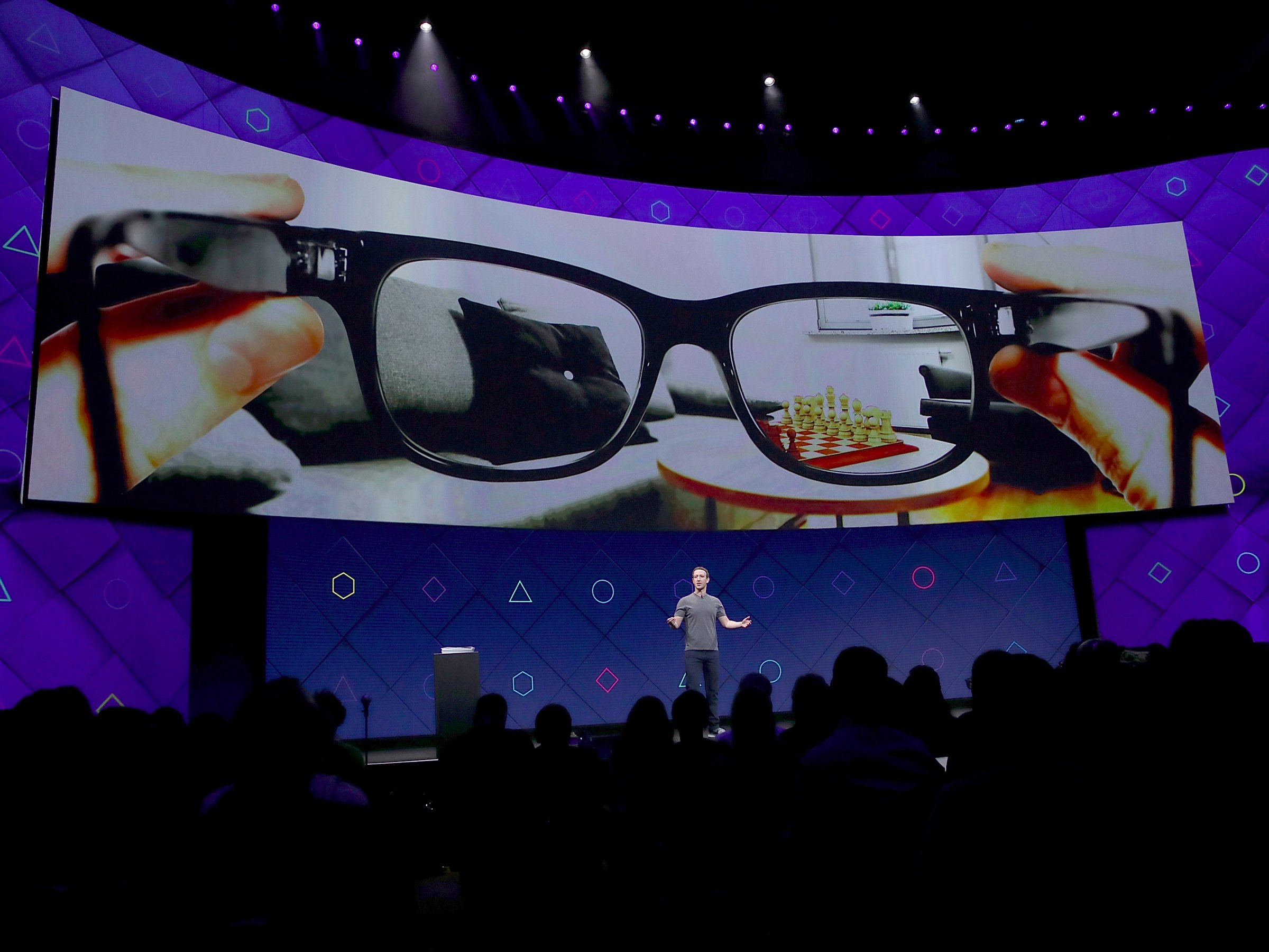 Facebook จดสิทธิบัตรแว่น AR อัจฉริยะตัวใหม่ คาดแทนที่สมาร์ทโฟนในอนาคต