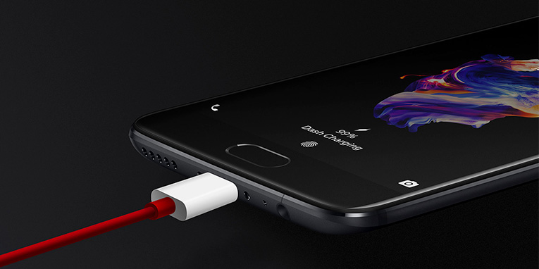 CEO เผย OnePlus 5T ไม่จำเป็นต้องมีชาร์จไร้สาย เพราะระบบ Dash Charge ดีกว่ามากมาย