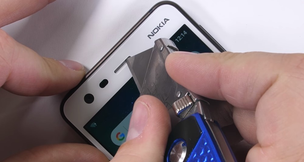 ขูด เผา บิด มาดูกันว่าสมาร์ทโฟนรุ่นประหยัด Nokia 2 จะทนทานแค่ไหน