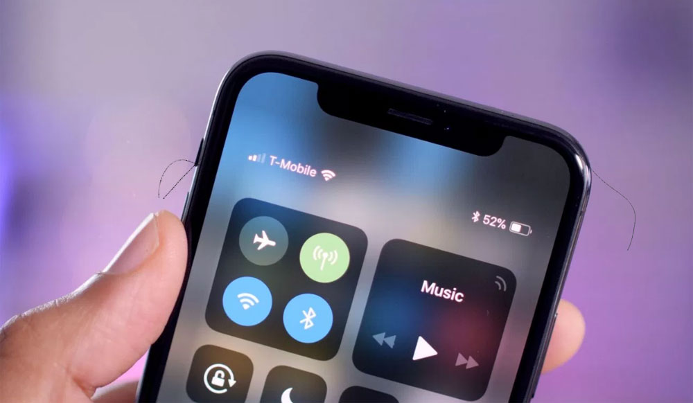 ผู้ใช้ iPhone X เจอปัญหาเส้นผมเข้าไปติดในซอกจอและปุ่ม Mute รำคาญจนต้องขอเปลี่ยนเครื่องใหม่