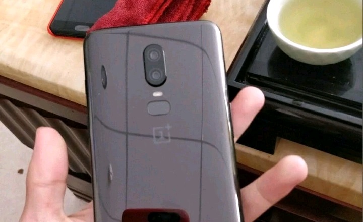 รอต้อนรับ OnePlus 6 หลังมีภาพตัวเครื่องหลุด พร้อมผลทดสอบ Antutu ที่แซงขึ้นอันดับ 1