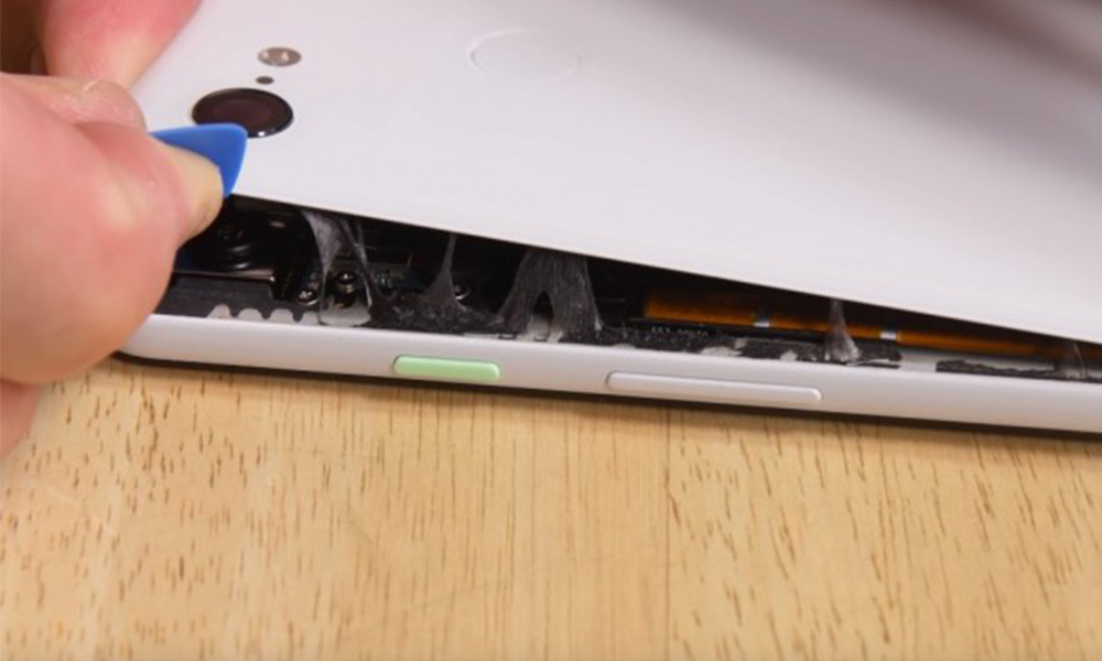 Google Pixel 3 โดน iFixit แกะตามพี่ใหญ่ พบใช้จอ OLED ของ LG ส่วนความง่ายในการซ่อมได้ไป 4 เต็ม 10 เท่ากัน