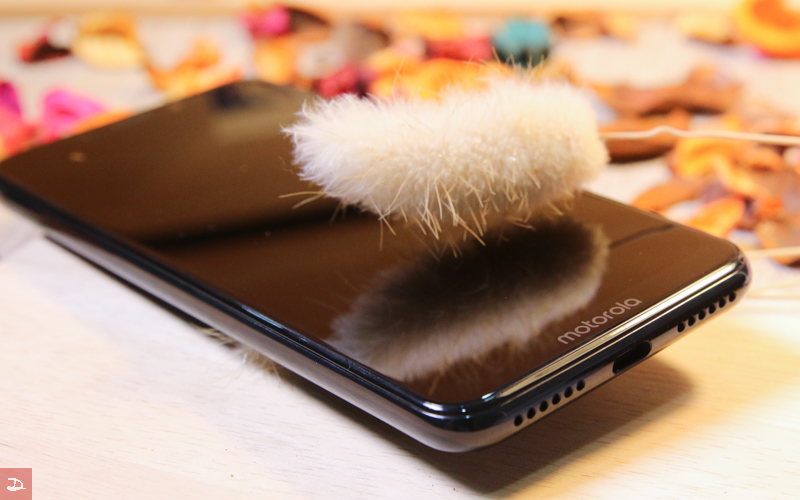 DS_motorolaone_12