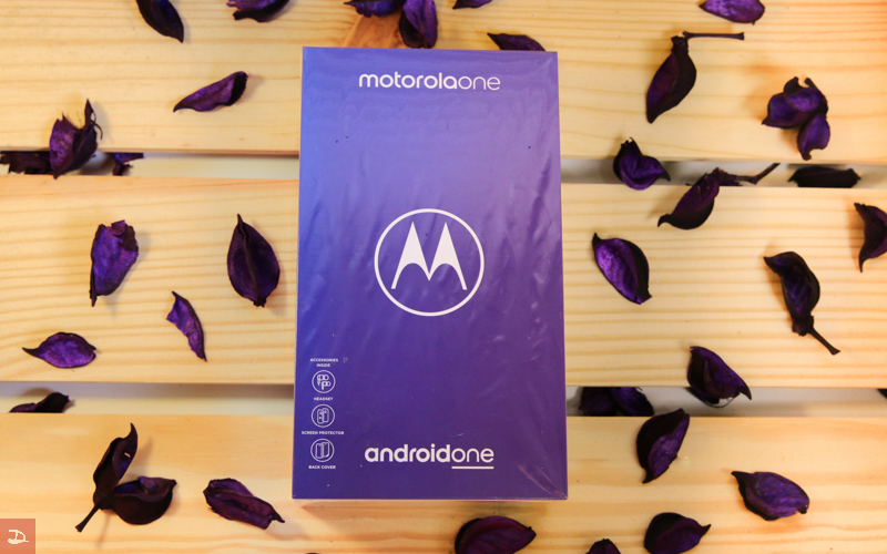DS_unbox_motorolaone_01