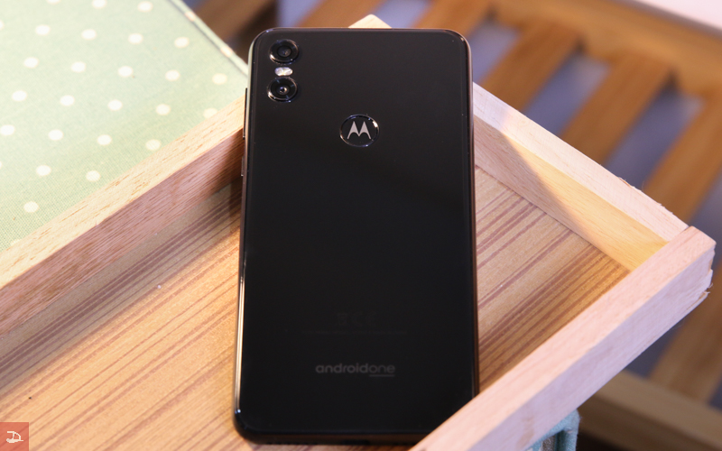 DS_unbox_motorolaone_07