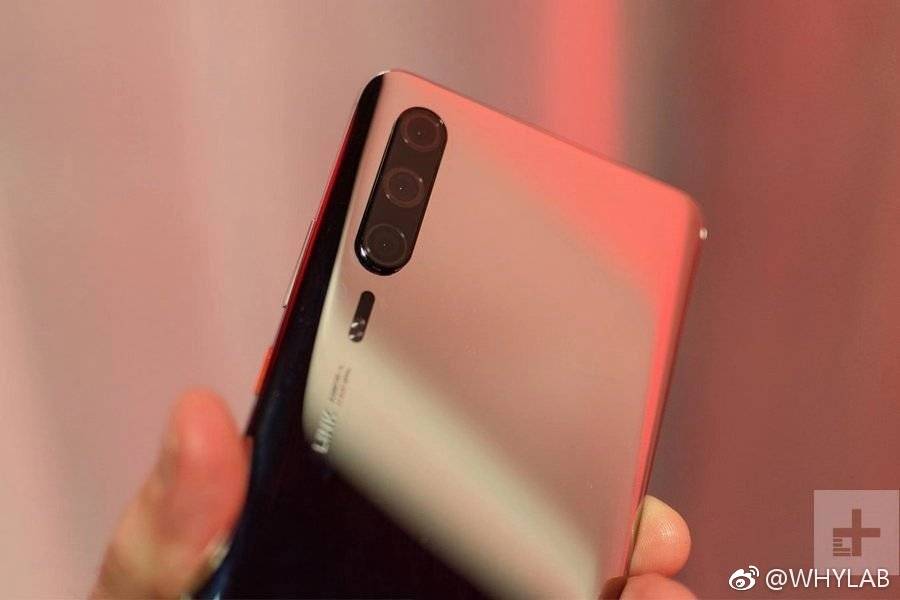หลุดภาพ Huawei P30 มาพร้อมดีไซน์ที่ดูพรีเมี่ยม และสแกนนิ้วบนหนาจอ