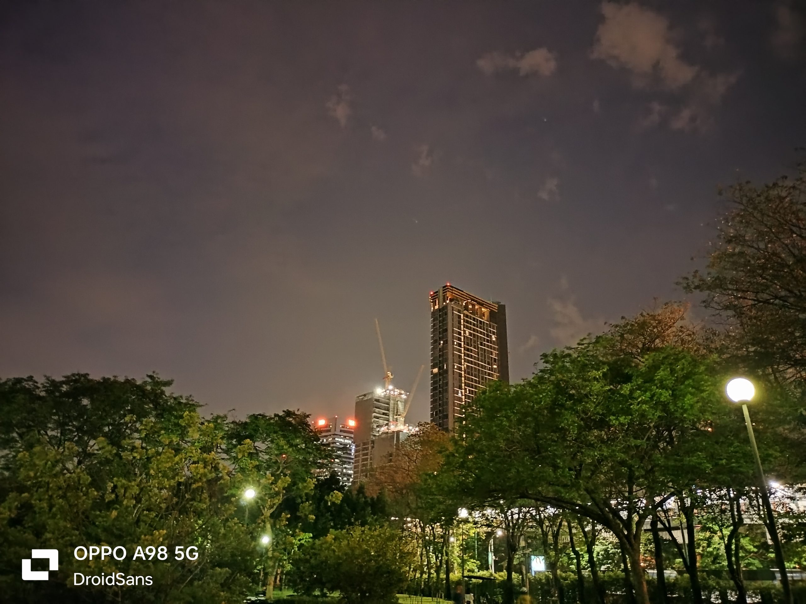REVIEW | รีวิว OPPO A98 5G มือถือดีไซน์สนุก มีกล้องจุลทรรศน์ รองรับชาร์จไว 67W ในราคา 10,990 บาท