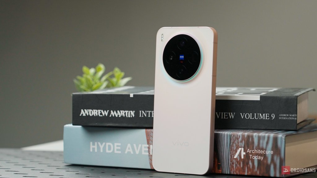 Review | รีวิว vivo X300 มือถือเครื่องเล็กกะทัดรัด พกง่าย อัปเกรดมาโคตรเยอะ กล้อง ZEISS ดีไม่แพ้รุ่นพี่ vivo X300 Pro